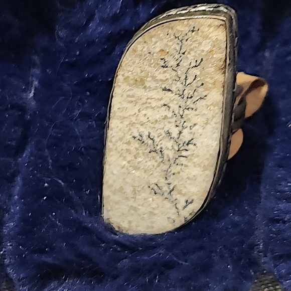 Artistic Stone Ring with Engraved Band - Picture 3 of 6